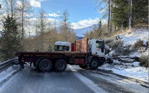 Incidente sul Passo del Foscagno, coinvolto un camion