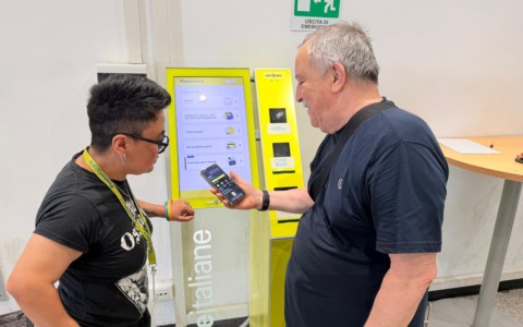 Sempre più over 80 usano l’app di Poste Italiane