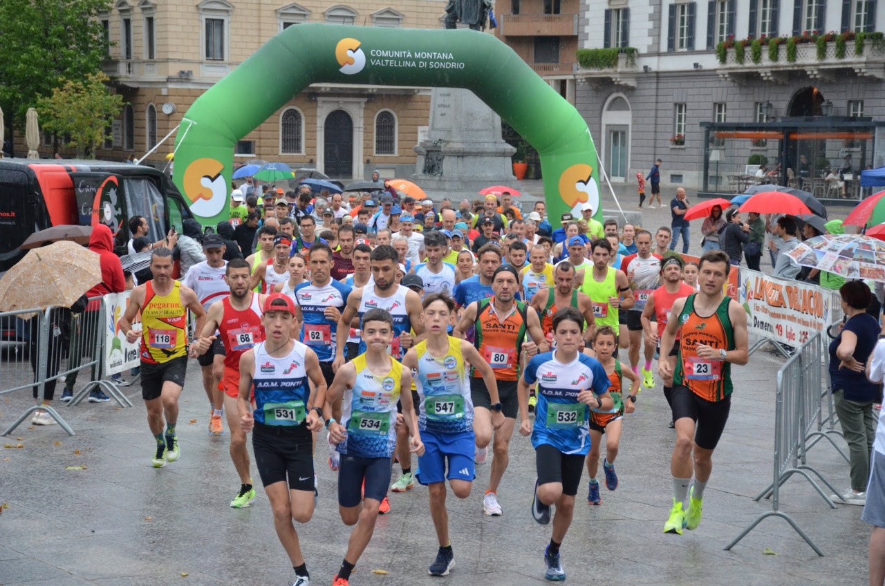 Corsa della Repubblica, in 200 sotto la pioggia