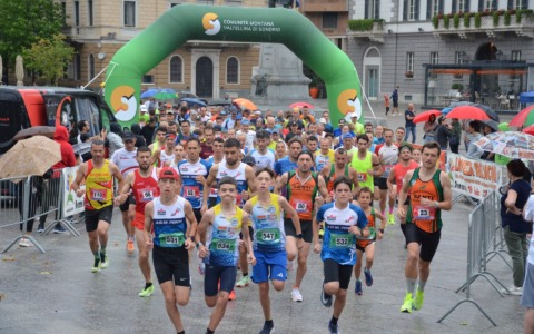 Corsa della Repubblica, in 200 sotto la pioggia