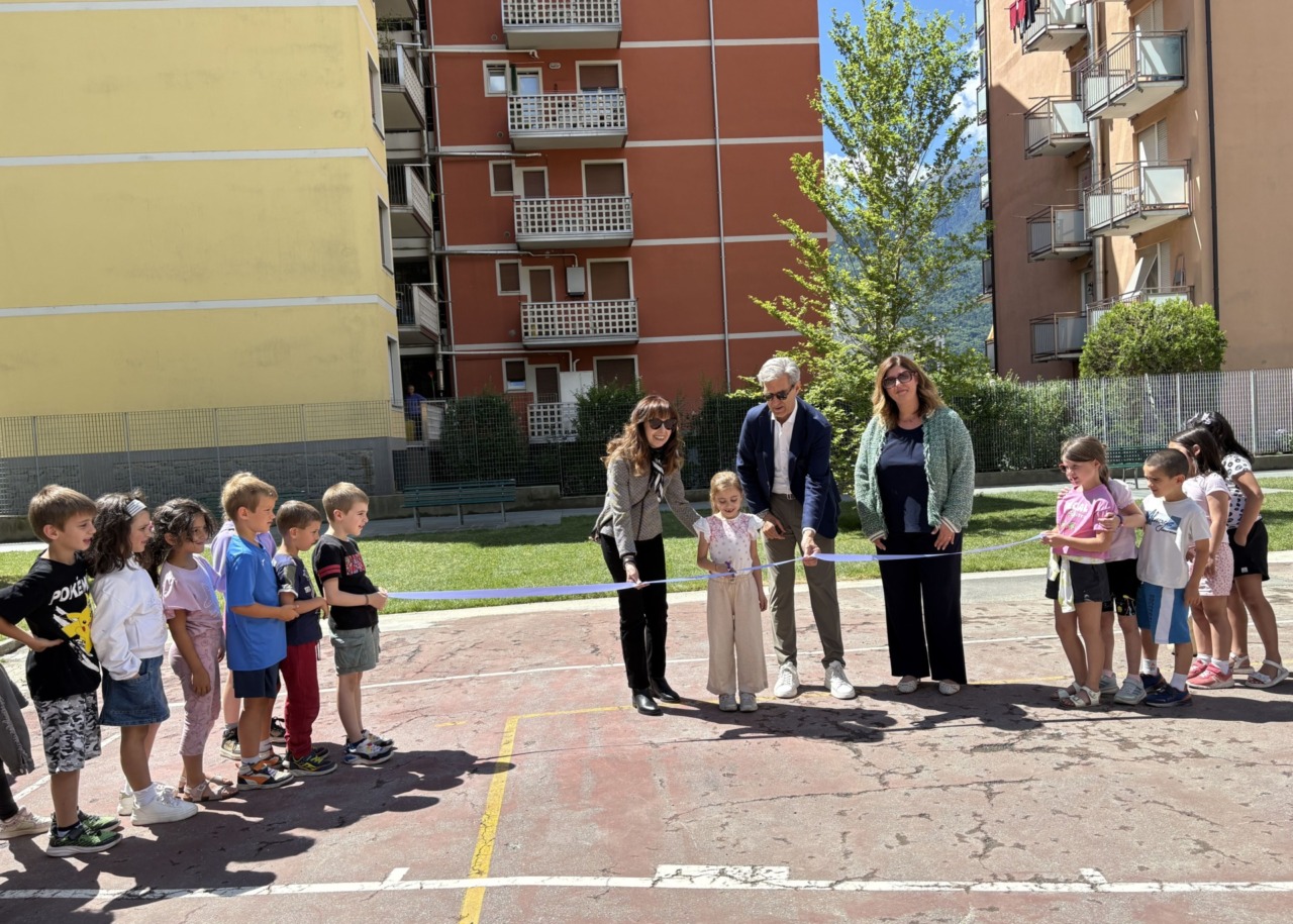 Inaugurato il giardino riqualificato della Scuola primaria Credaro