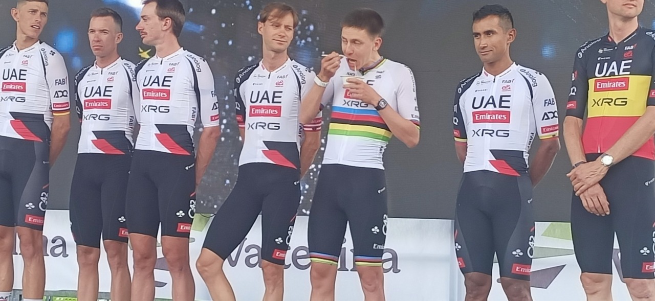 Tour de Suisse, una grande festa. E Pogacar mangia i pizzoccheri con tanti campioni