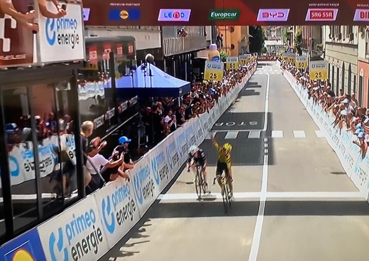 De Vries vince la tappa di Sondrio al Tour de Suisse femminile