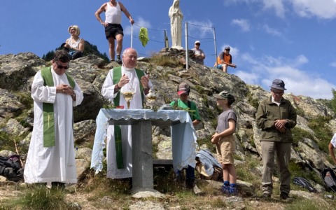 Al Colle d’Anzana uno speciale gemellaggio tra la gente di Bianzone, Brusio e Teglio