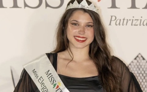 Masha diventa Miss Eleganza
