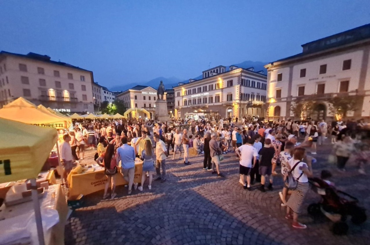 Notte Gialla Coldiretti: piazza Garibaldi diventa la piazza dell’agricoltura