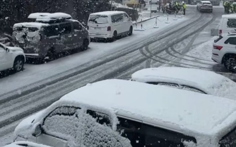 Il caldo sembra sparito e arriva perfino la neve