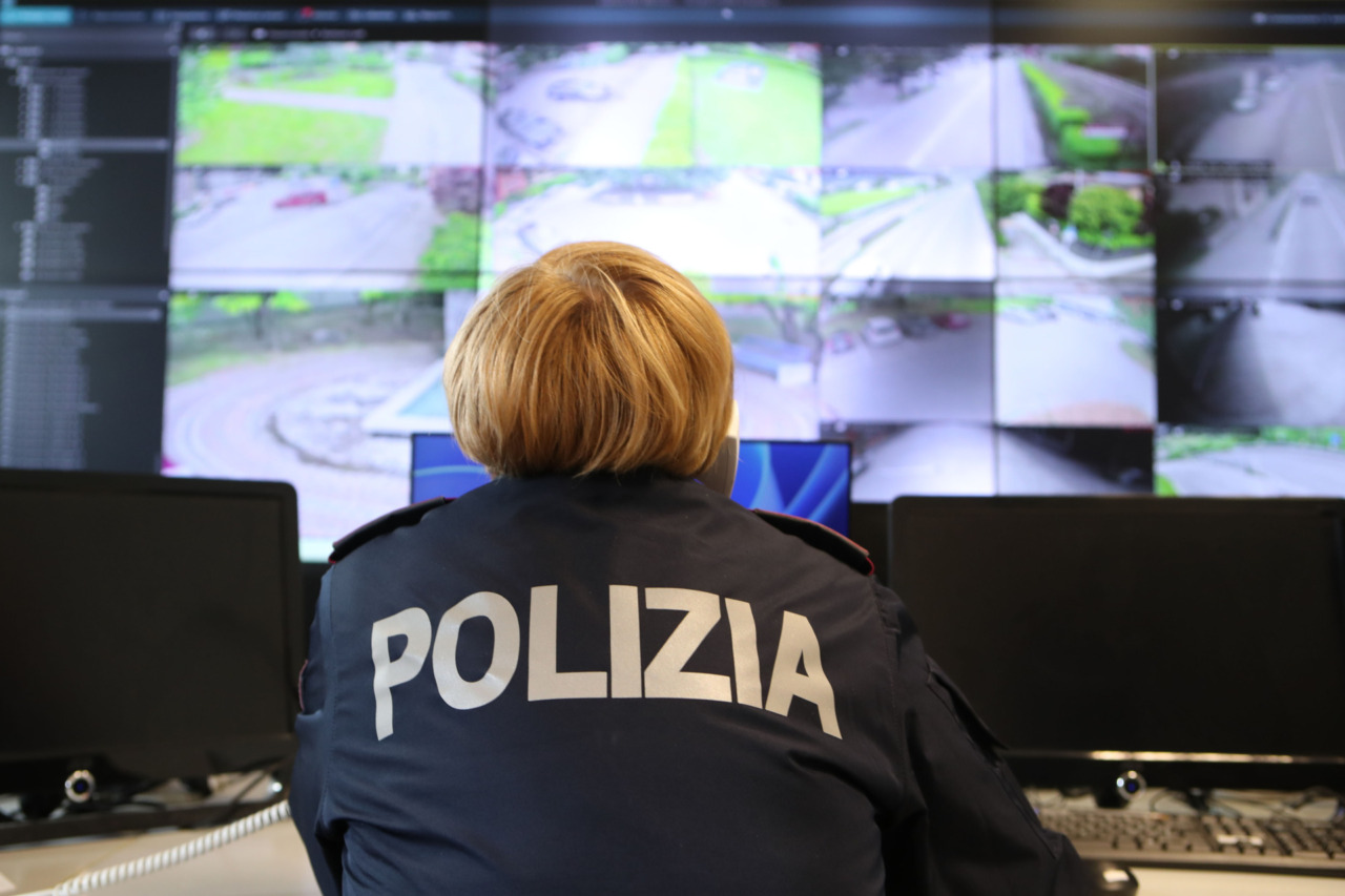 Pluripregiudicato trovato in auto in auto con un coltello
