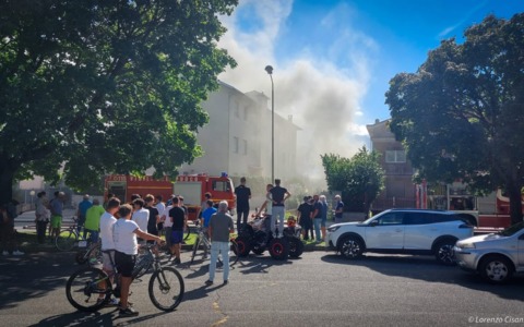 Fiamme su un tetto fotovoltaico