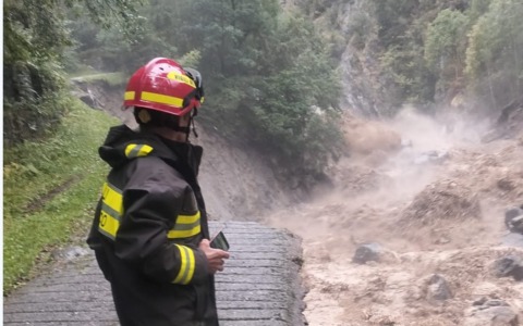 Maltempo, 80 interventi per i Vigili del fuoco in poche ore