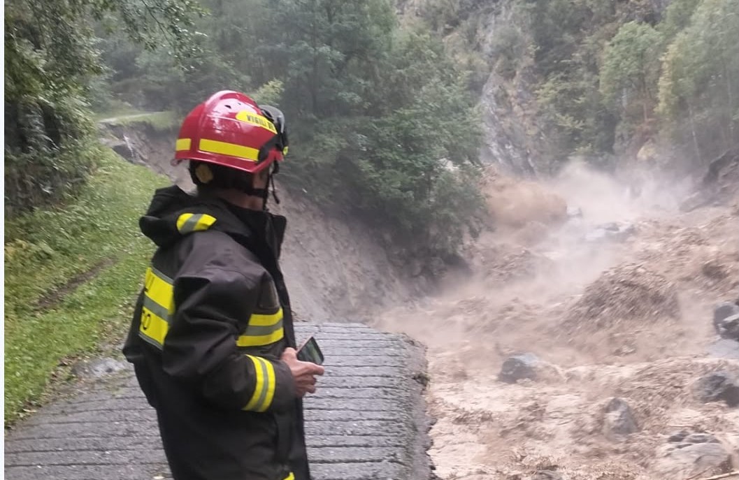 Maltempo, 80 interventi per i Vigili del fuoco in poche ore