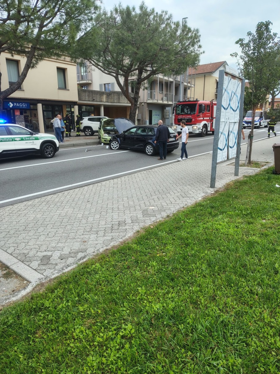 Incidente in via Nazionale, attimi di paura per due ragazzini