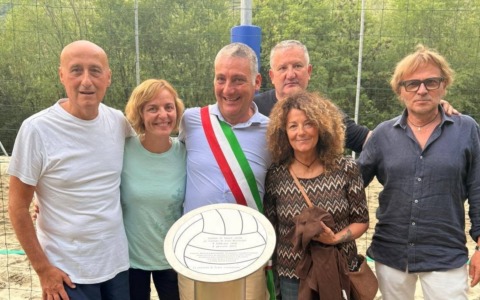 Il campo di beach volley ricorda Missarelli