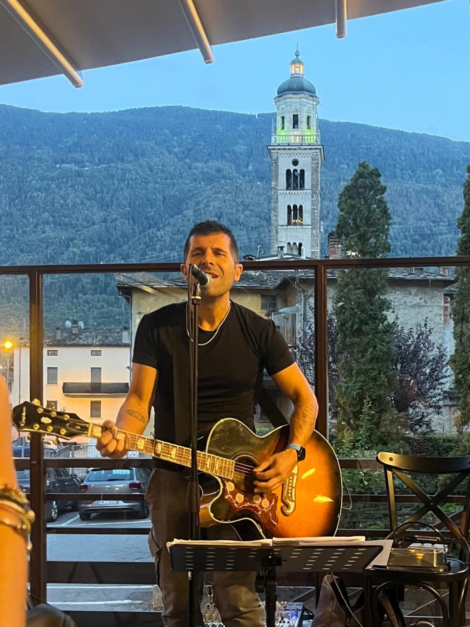 Carlo Ozzella torna sabato live al Binario Zero