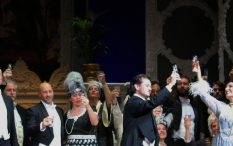 La Traviata apre la stagione del Teatro Sociale