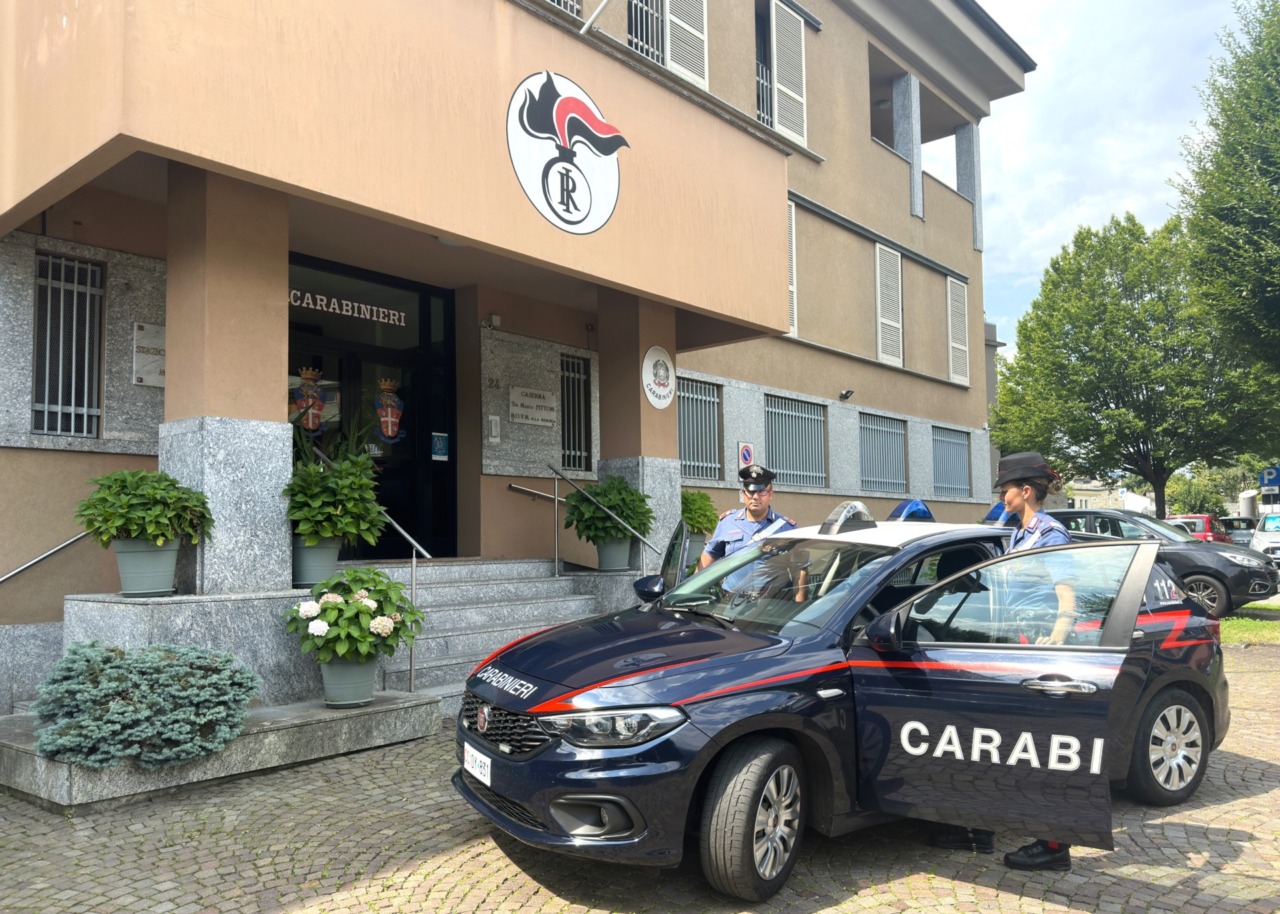 Danneggiano il villaggio di Babbo Natale: presi, fanno volontariato e la denuncia viene ritirata