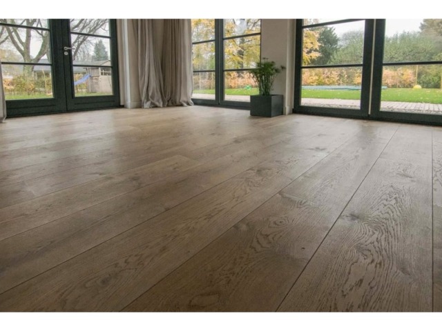 Un’essenza, molti risultati: come finiture e posa cambiano il parquet in rovere