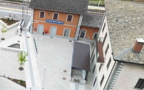 Tresenda, completata la piazzetta vicino alla stazione