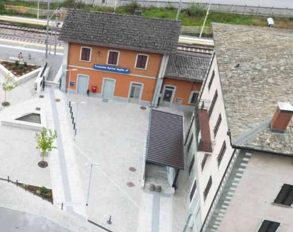 Tresenda, completata la piazzetta vicino alla stazione