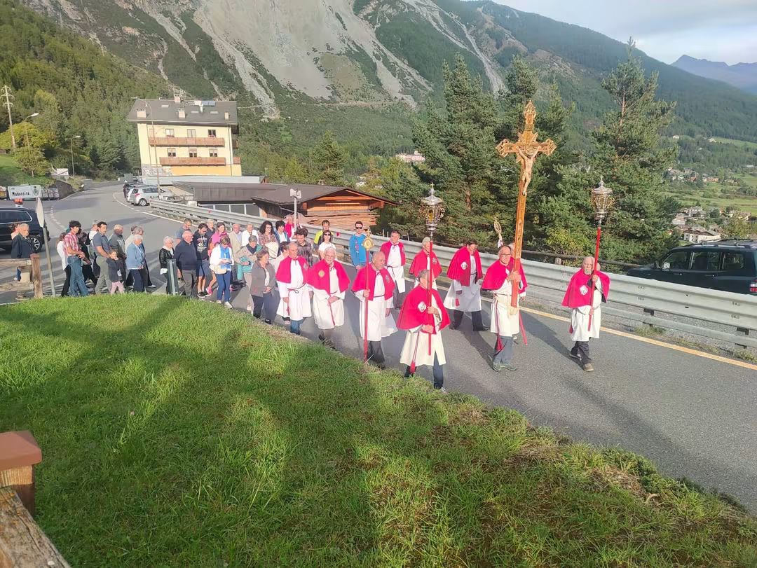 Processione della statua della Beata Vergine a Fiordalpe